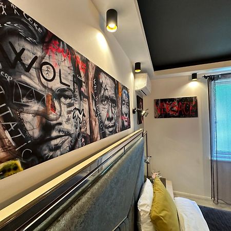 The Fame - Modern Studio In Top Location & Parking كرايوفا المظهر الخارجي الصورة