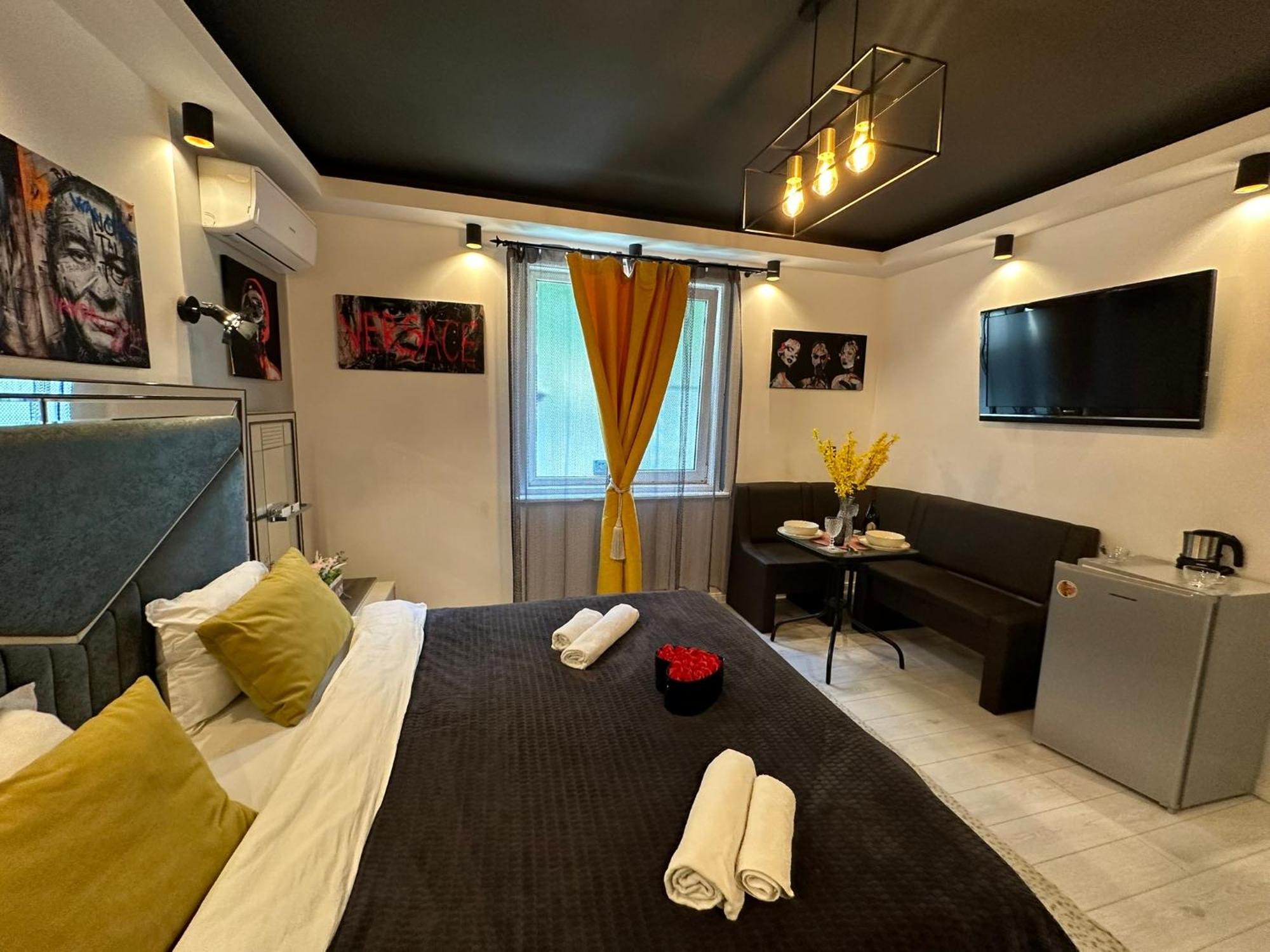 The Fame - Modern Studio In Top Location & Parking كرايوفا المظهر الخارجي الصورة