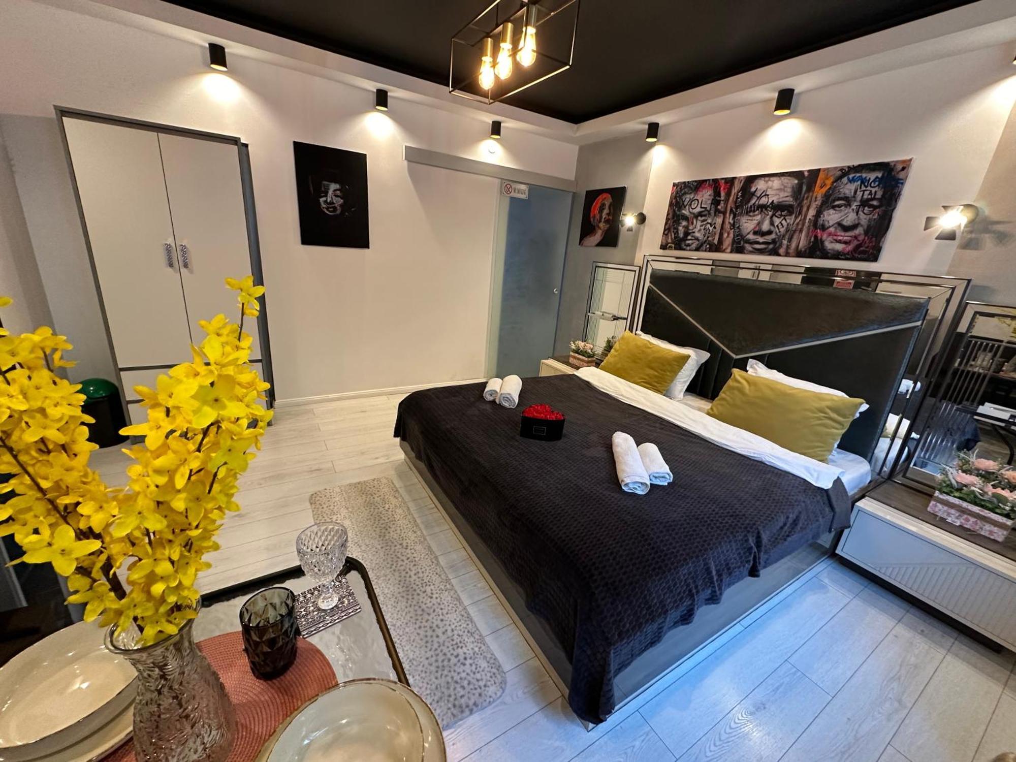 The Fame - Modern Studio In Top Location & Parking كرايوفا المظهر الخارجي الصورة