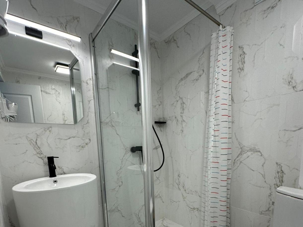 The Fame - Modern Studio In Top Location & Parking كرايوفا المظهر الخارجي الصورة